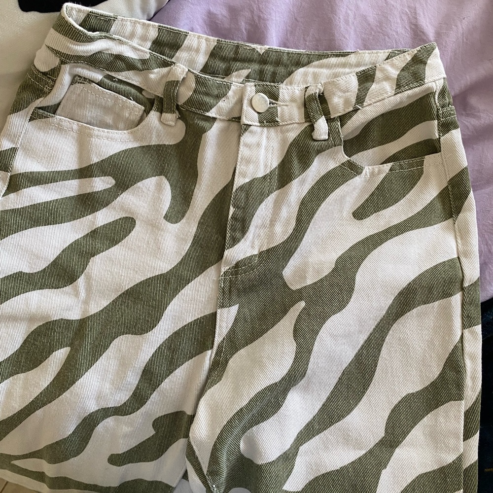 Green Zebra Print Straight Leg Jeans Size XS